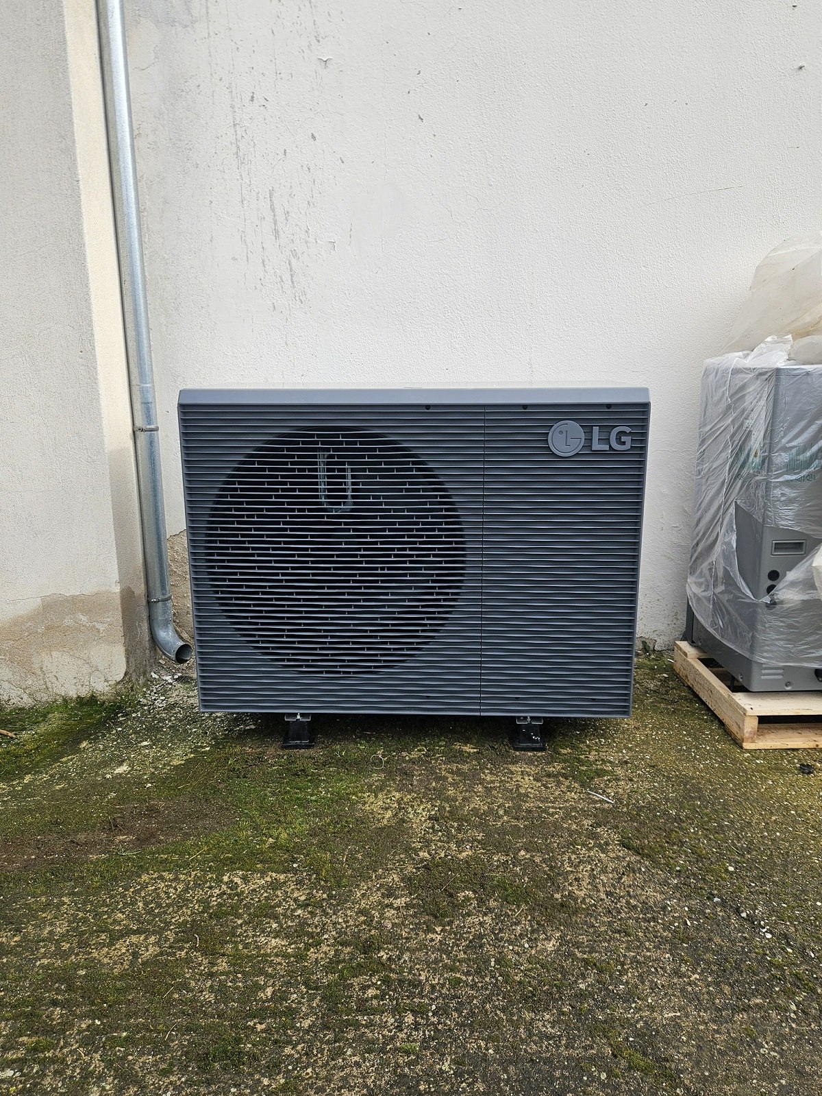 Αντλία Θερμότητας LG HM121MRS UB40 και εγκατάσταση νέων σωμάτων - ΜΑΥΡΟΛΕΥΚΗ-ΔΡΑΜΑ